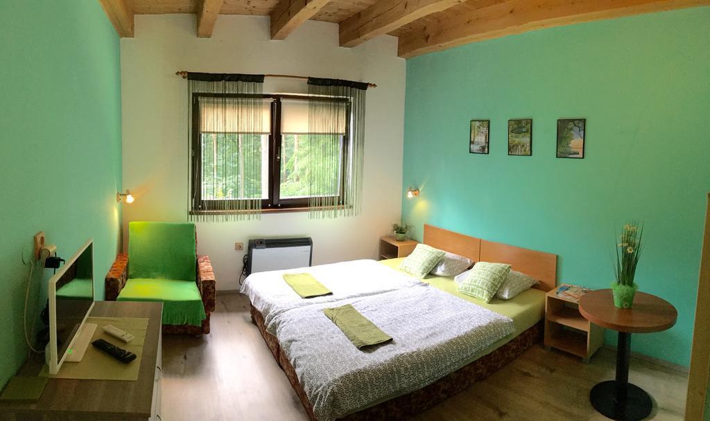 Lesní Penzion Vranov Vranov nad Dyjí Exterior foto